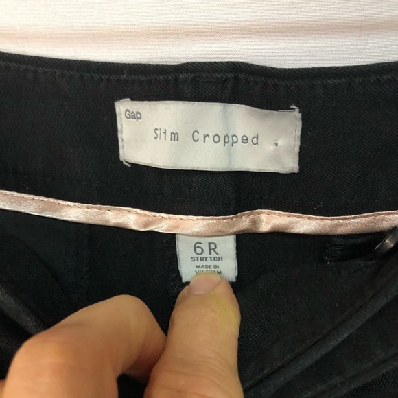 Gap Women’s Slim Cropped Black Mid Rise Black Pant size 6R - Picture 3 of 8